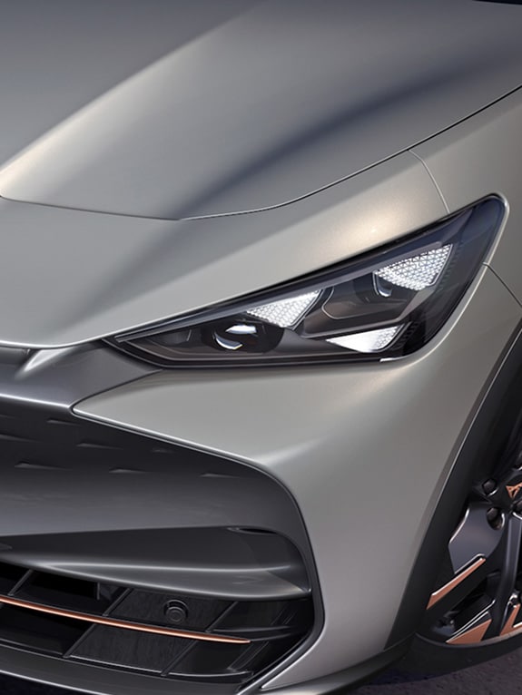 Close%20up%20of%20bonnet%20of%20Silver%20Cupra