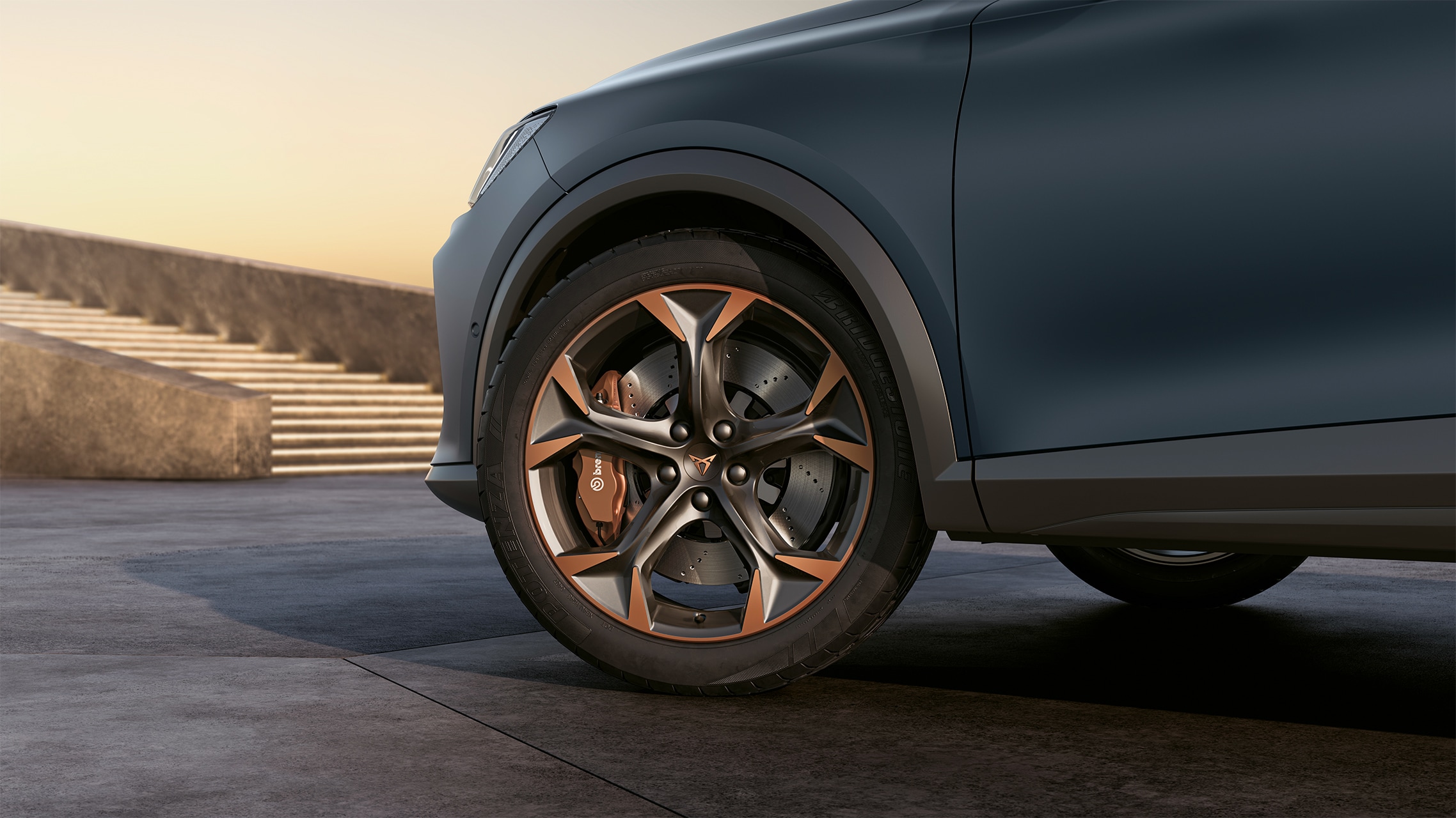 Optional Brembo brakes package with front Brembo calipers are the perfect match for the CUPRA Formentor’s 19” copper-accented alloy wheels. 