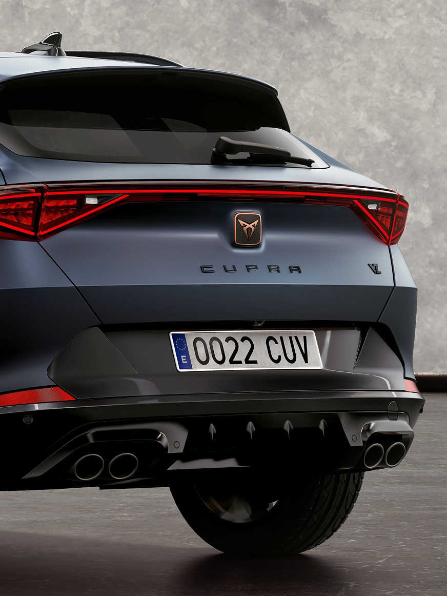 CUPRA FORMENTOR - Detailed view of the exhaust pipes and rear diffusor